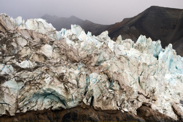 Foto's van Laurent Joffrion in ondersteuning van het werk van Benoît Pouplard